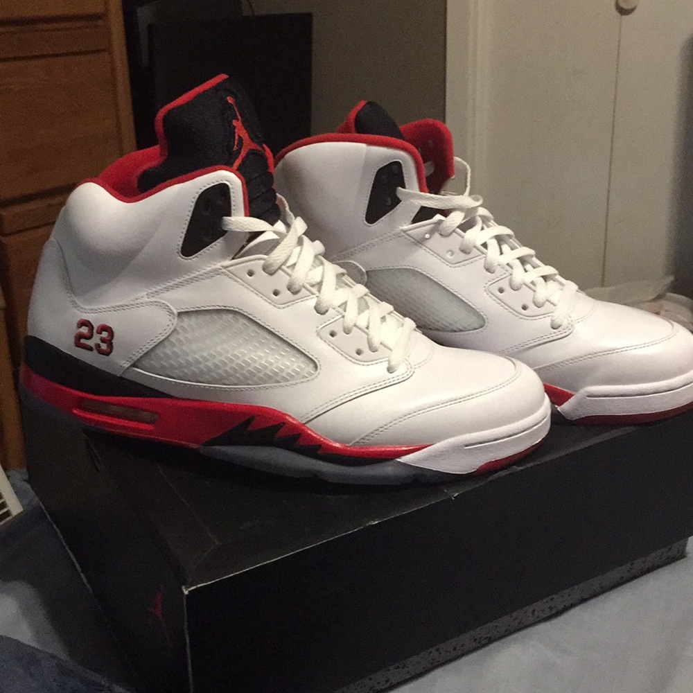 PROMOTIONAL RETRO 5 FIRE RED JORDANS 2013